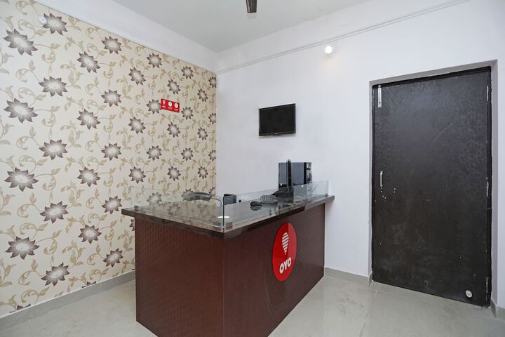 OYO 13527 USHA RESIDDENCY