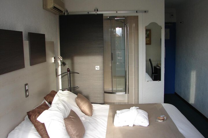 Room 18 of 42