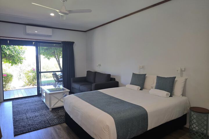 Room 15 of 77