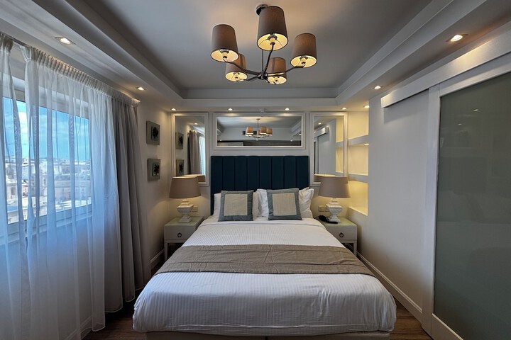 Room 54 of 155