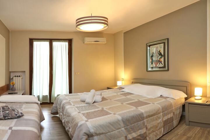 Room 13 of 40
