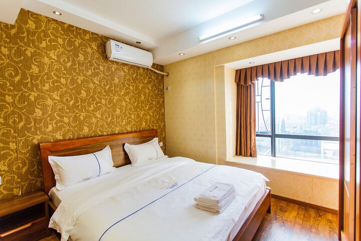 Room 4 of 31