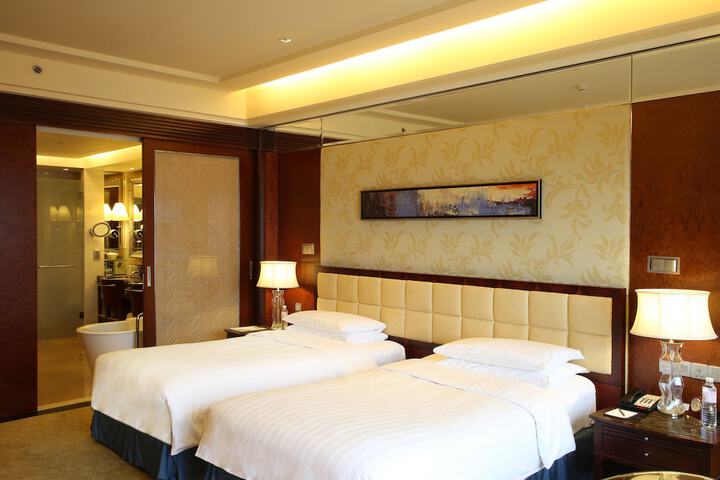 Room 6 of 91