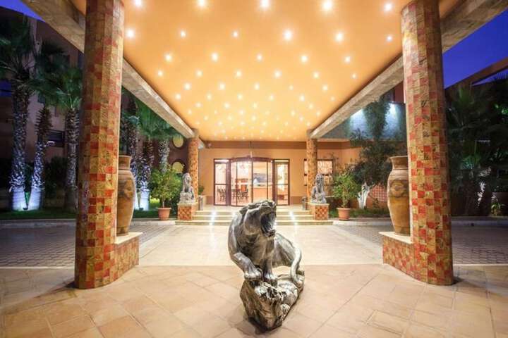 Hotel 2 of 32