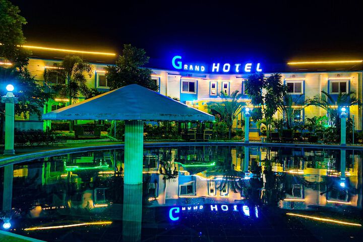 Grand Hotel Clark in Mabalacat City