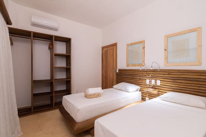 Room 6 of 190