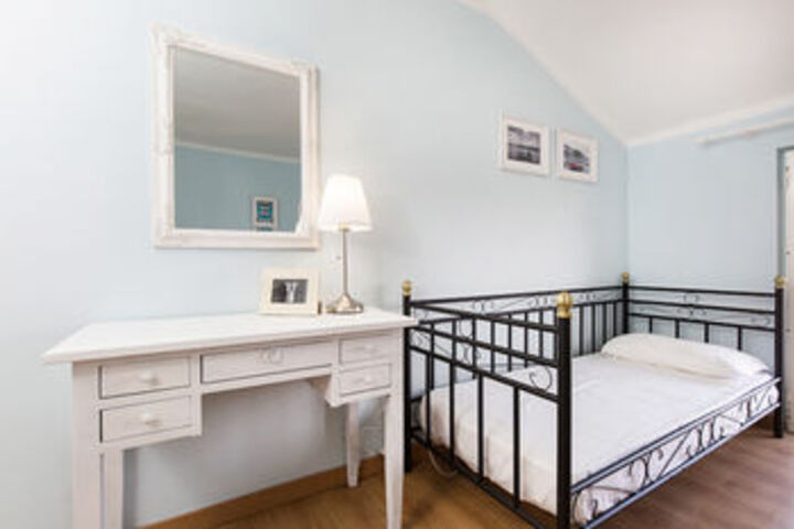 Room 206 of 450