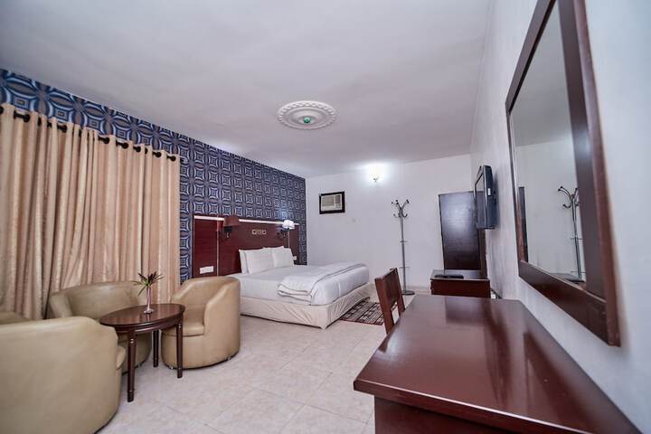 Room 25 of 51