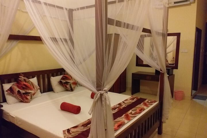 Room 6 of 31