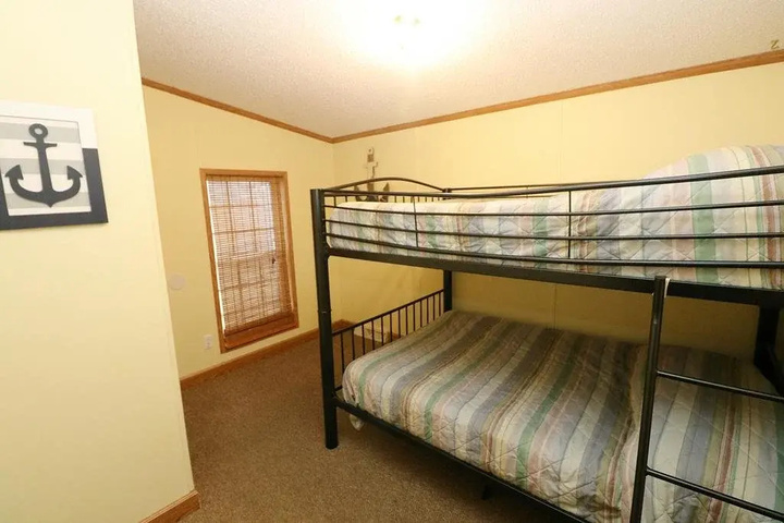 Room 4 of 13