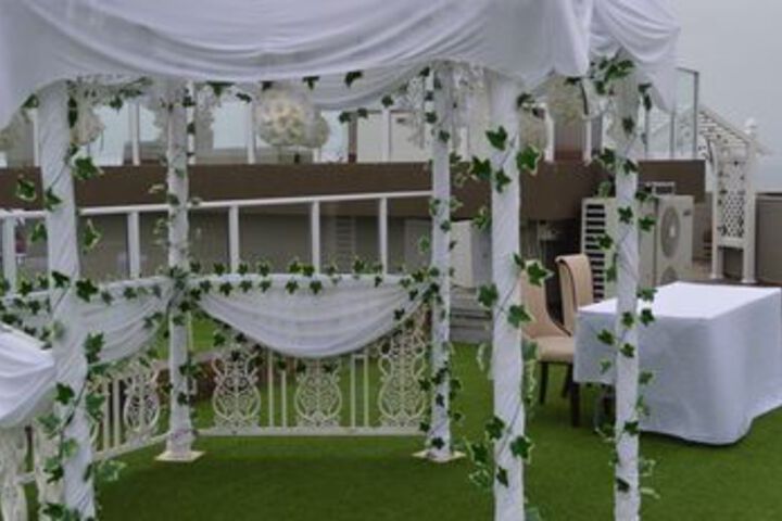 Desroches Hotel