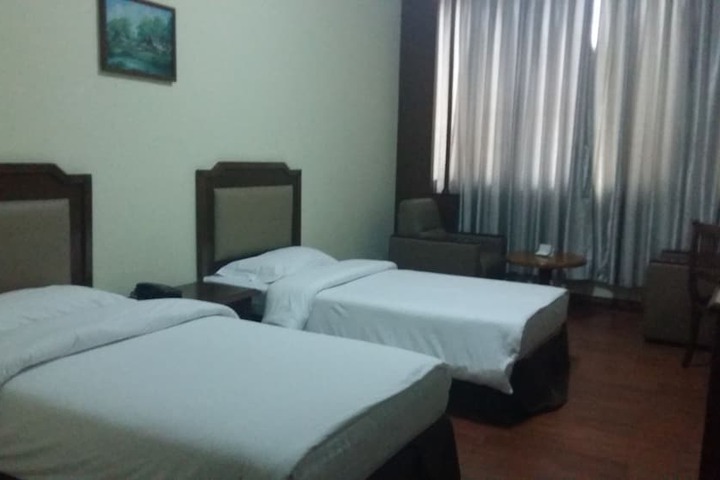 Room 30 of 72