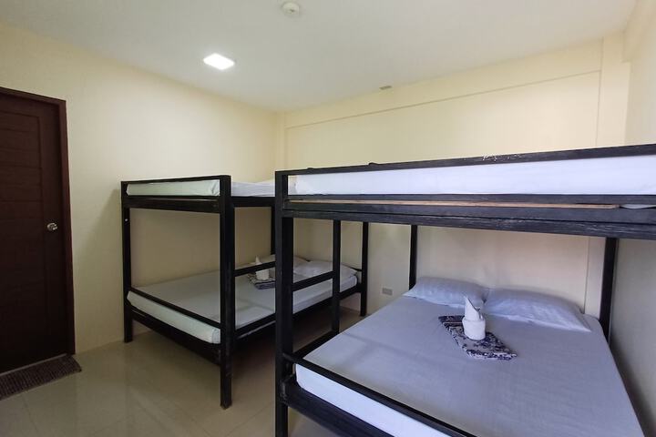 Room 4 of 23