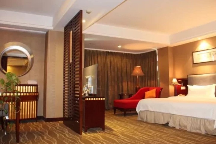 Room 7 of 24