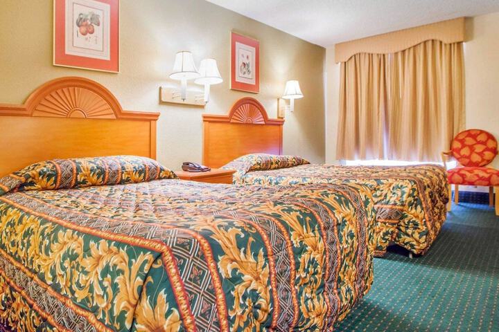 2 Double Beds (7 of 12)
