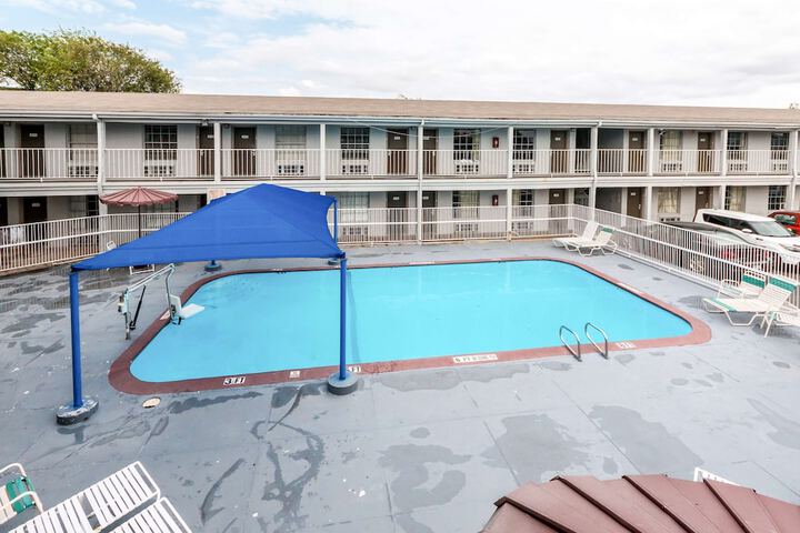 Hotel with Pool