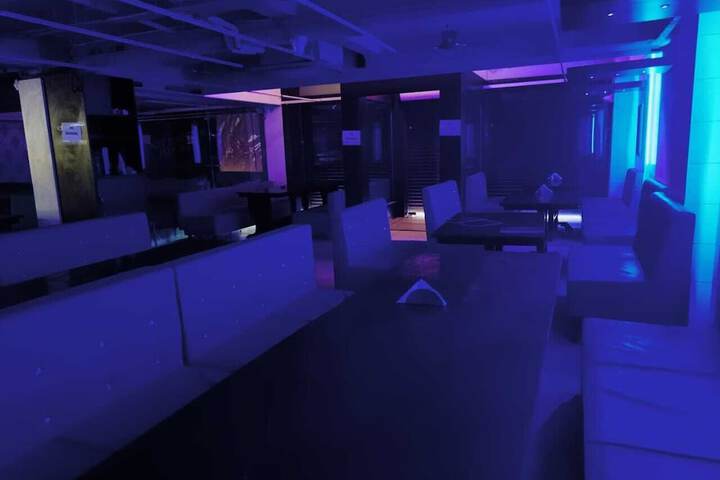 Room 20 of 32