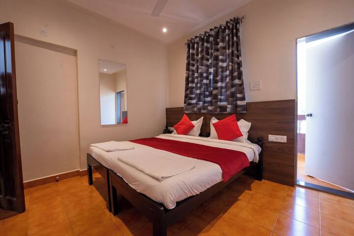 Room 11 of 26