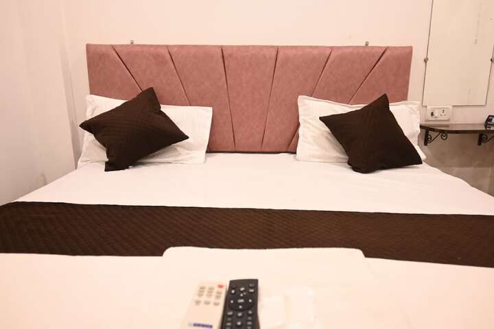 Room 2 of 13