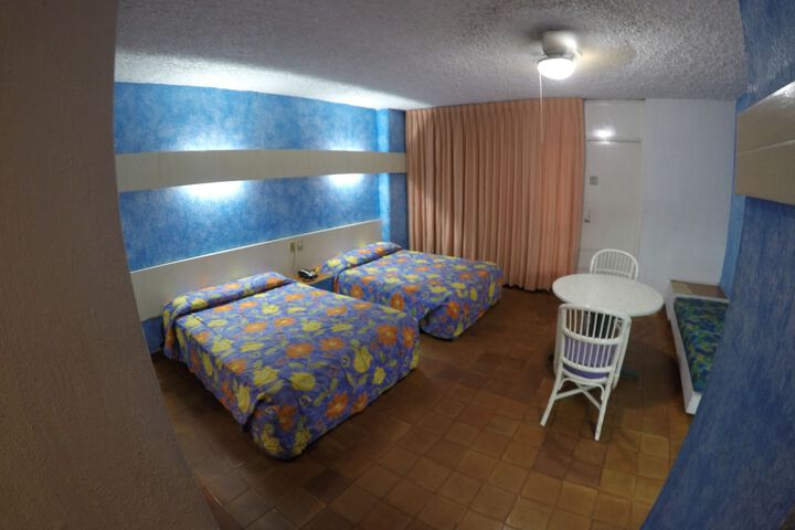 Room 21 of 49