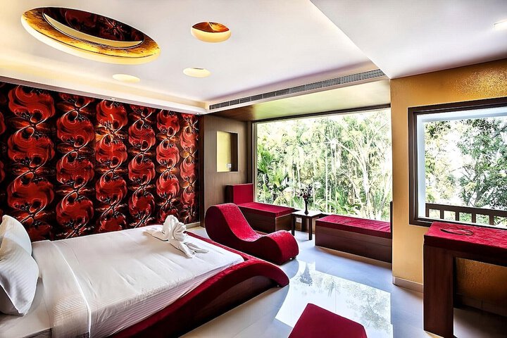 Room 8 of 19
