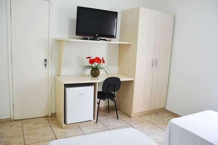 Room 27 of 41
