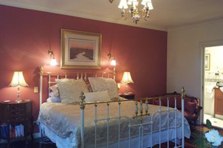 Room 11 of 36