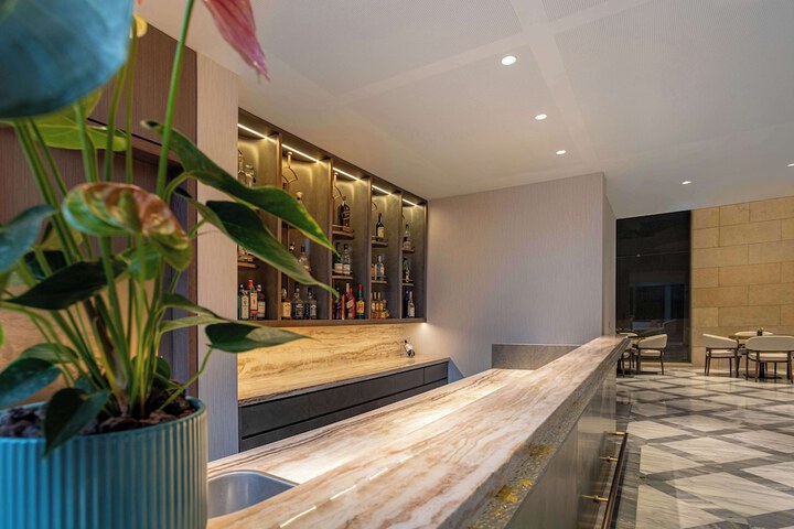 Lounge 176 of 231