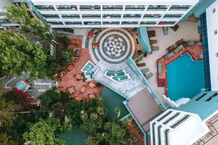 Pool 37 of 78