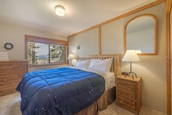 Room 5 of 18