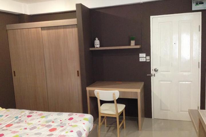 Room 1 of 5