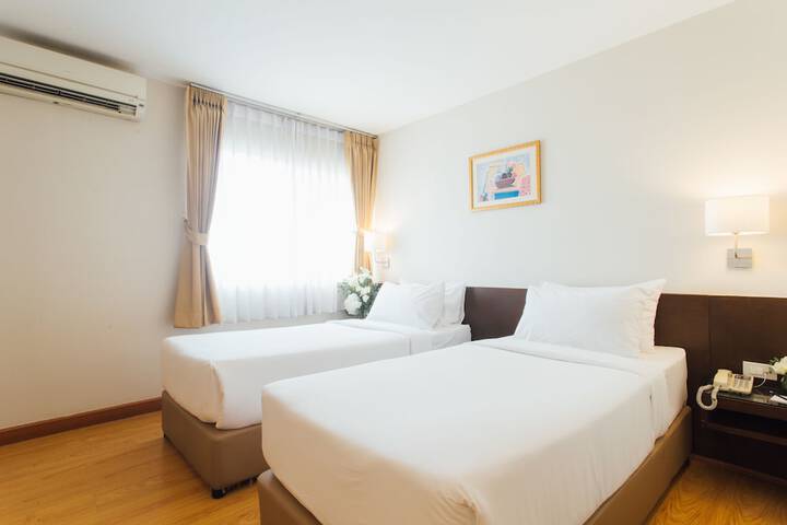 Room 33 of 59