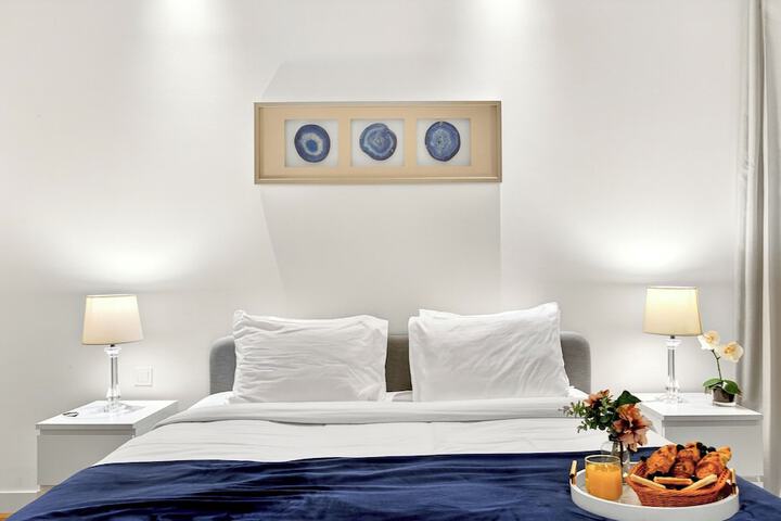 Room 8 of 28