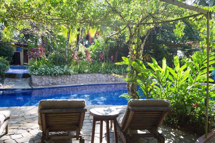 Pool 51 of 68