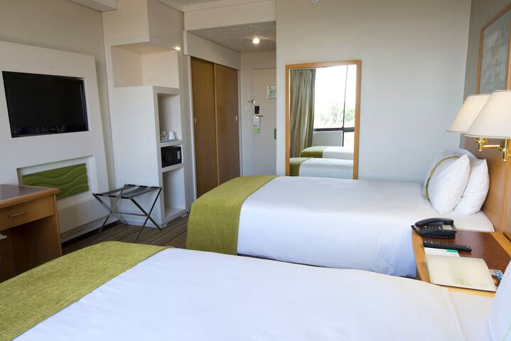 Room 9 of 128