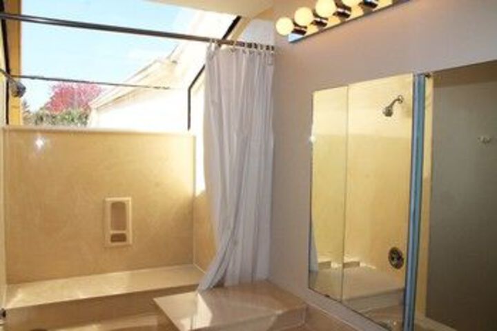 Room 3 of 22