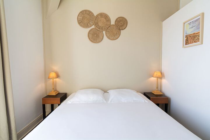 Room 13 of 64