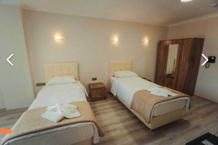 Room 6 of 16