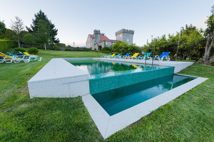 Pool 44 of 69