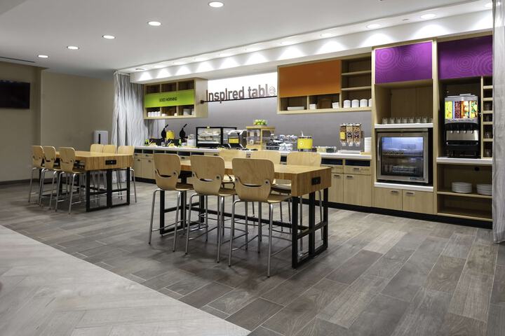 Breakfast area