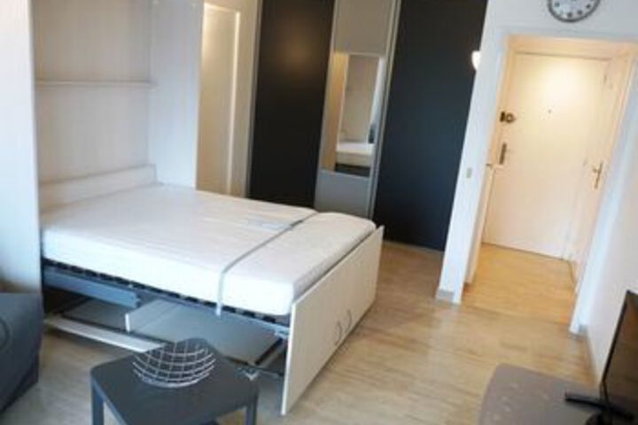 Room 15 of 22