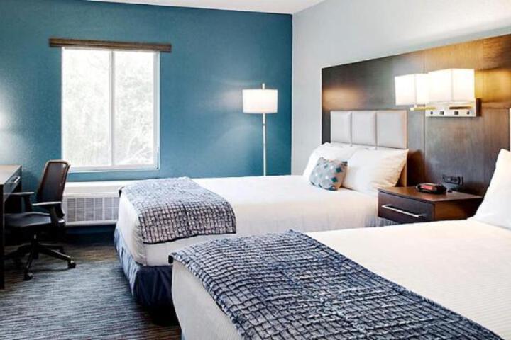 Double Accessible King Size Bed (5 of 8)