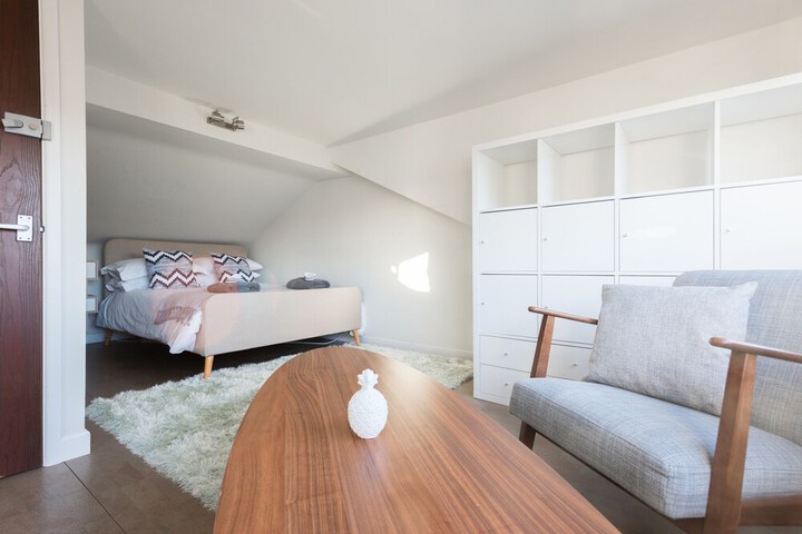 Room 19 of 33