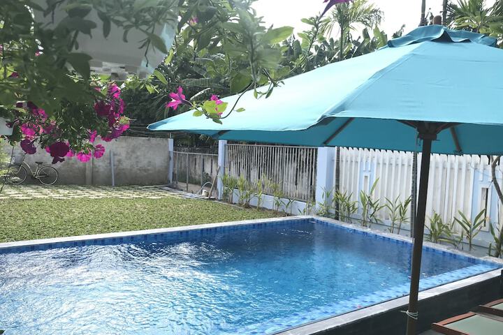 Hotel with Pool