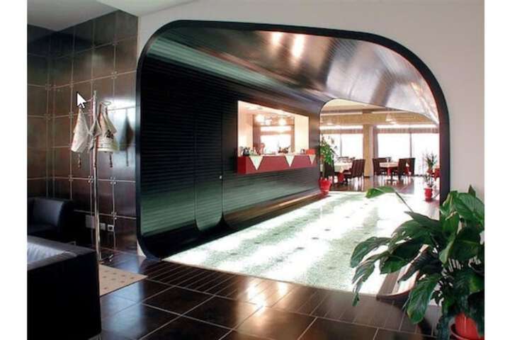 Lounge 11 of 18