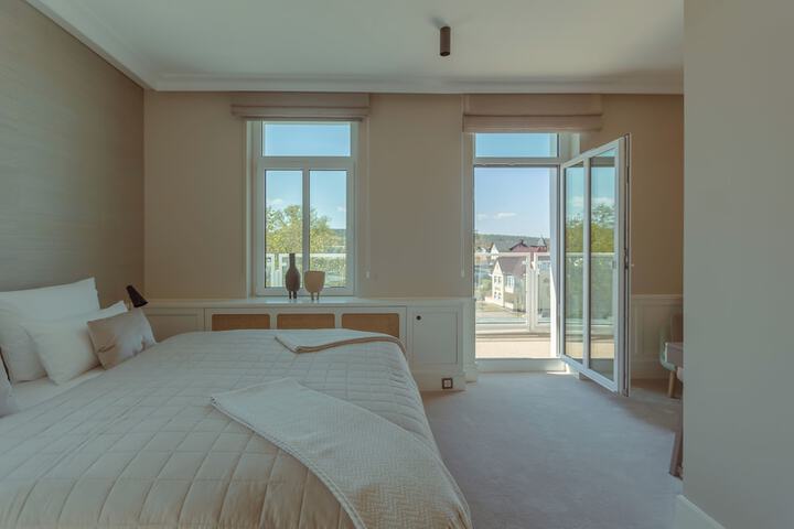 Room 7 of 49