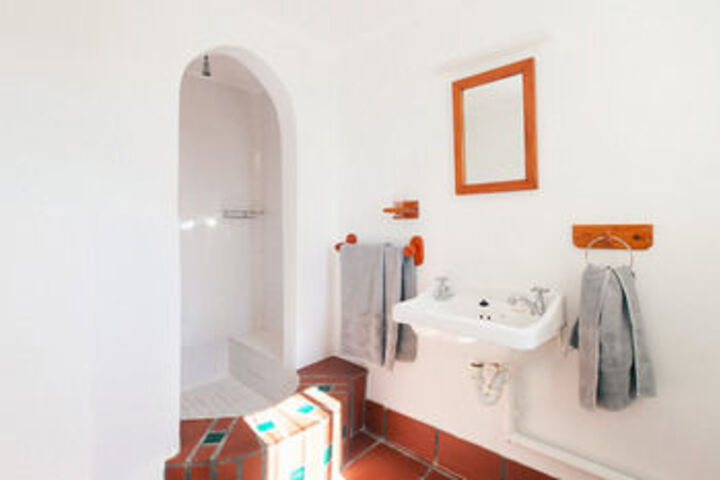 Room 5 of 48