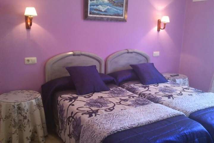 Room 4 of 40