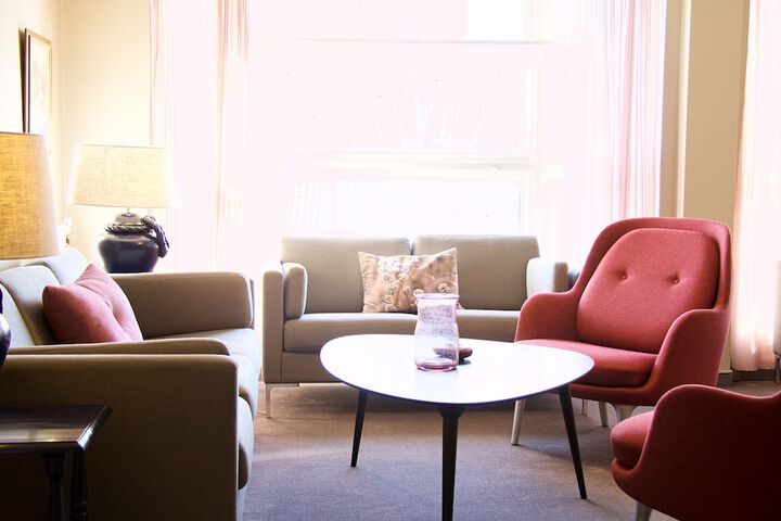 Lounge 62 of 85