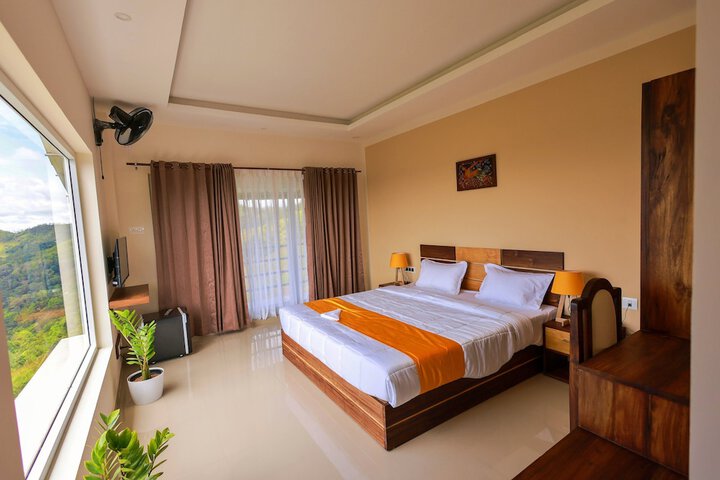 Room 9 of 30